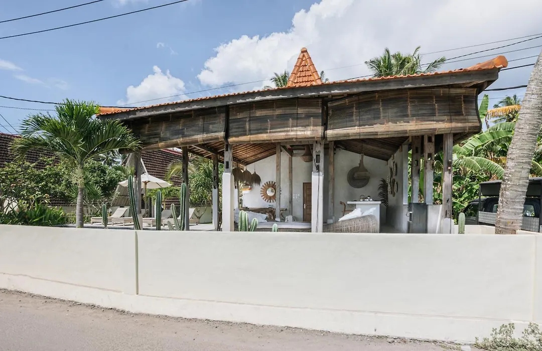 Sunset House Ceningan, 10 Person Beachview Private Villa-1