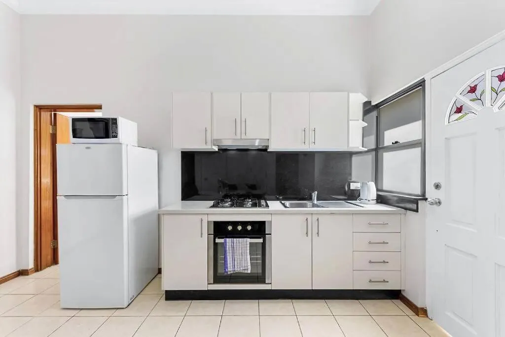 Cheerful Two Bedroom House-1