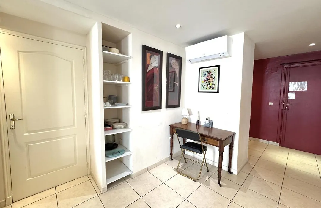 Aparthotel Riviera - Hotel Des Postes 2 - City Center Massena-1