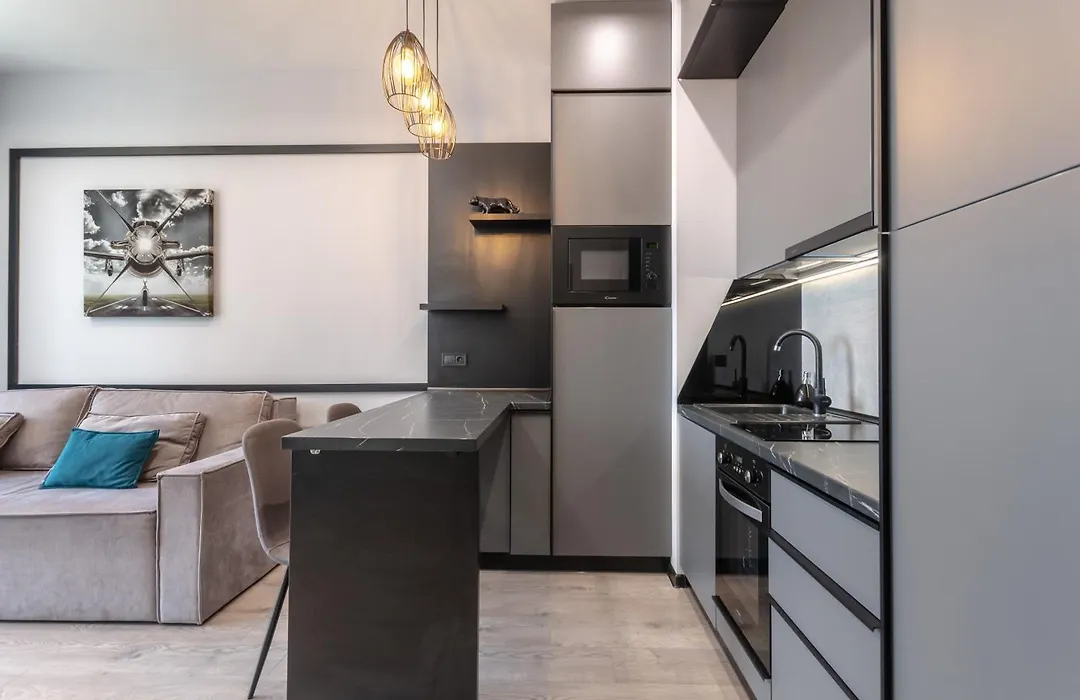 Ввв!5-104A Yaroslaviv Grad, Bulvarno Kudriavska 17, Kyiv Centre, Golden Gate Metro Nearby, Fantastic City View, 15 Kw Backup Power, Petrovdom Apartment-1