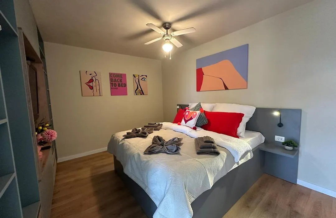 Toni'S Lemon Apartment-1