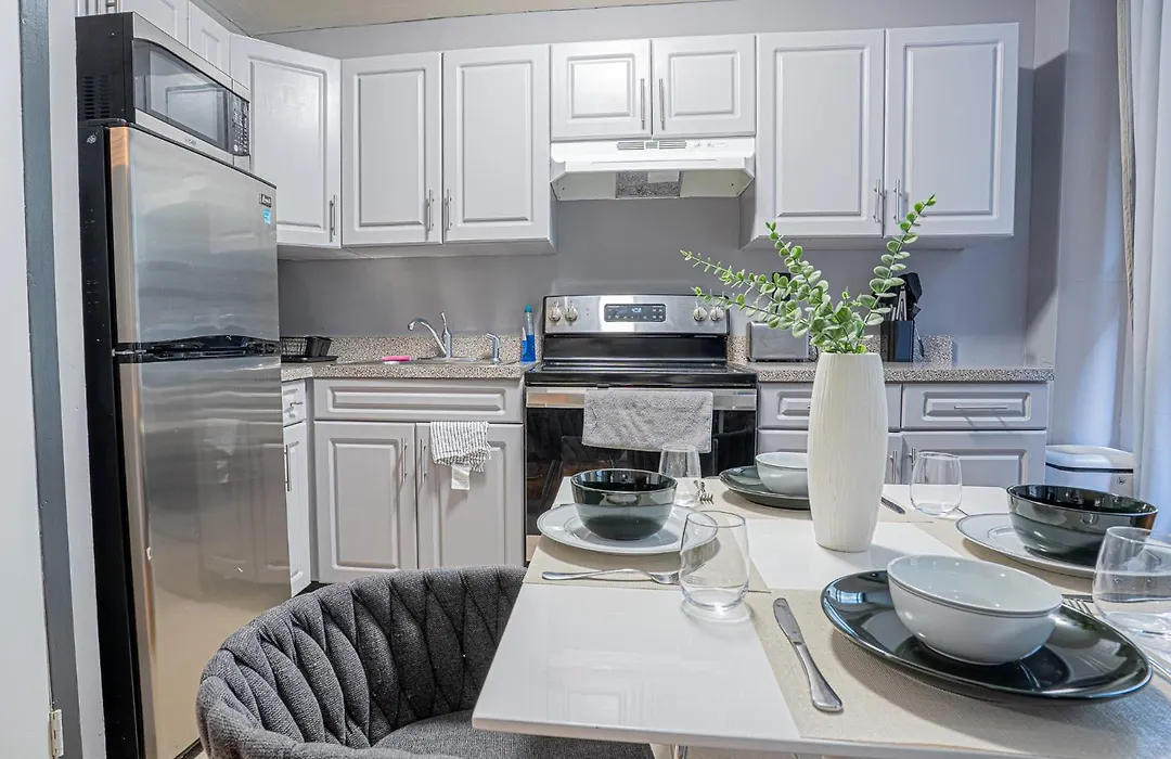 Stylish 3Bd Near Empire-1