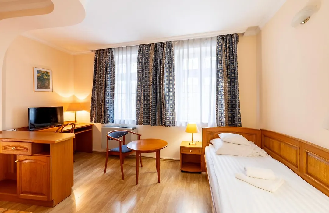 Hotel Pannonia-1