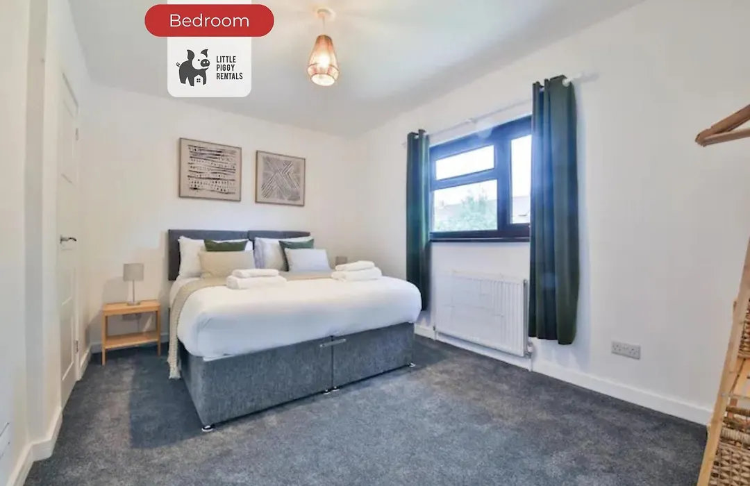 2 -4 Bed Family Home Contractors Parking Wi-Fi-1