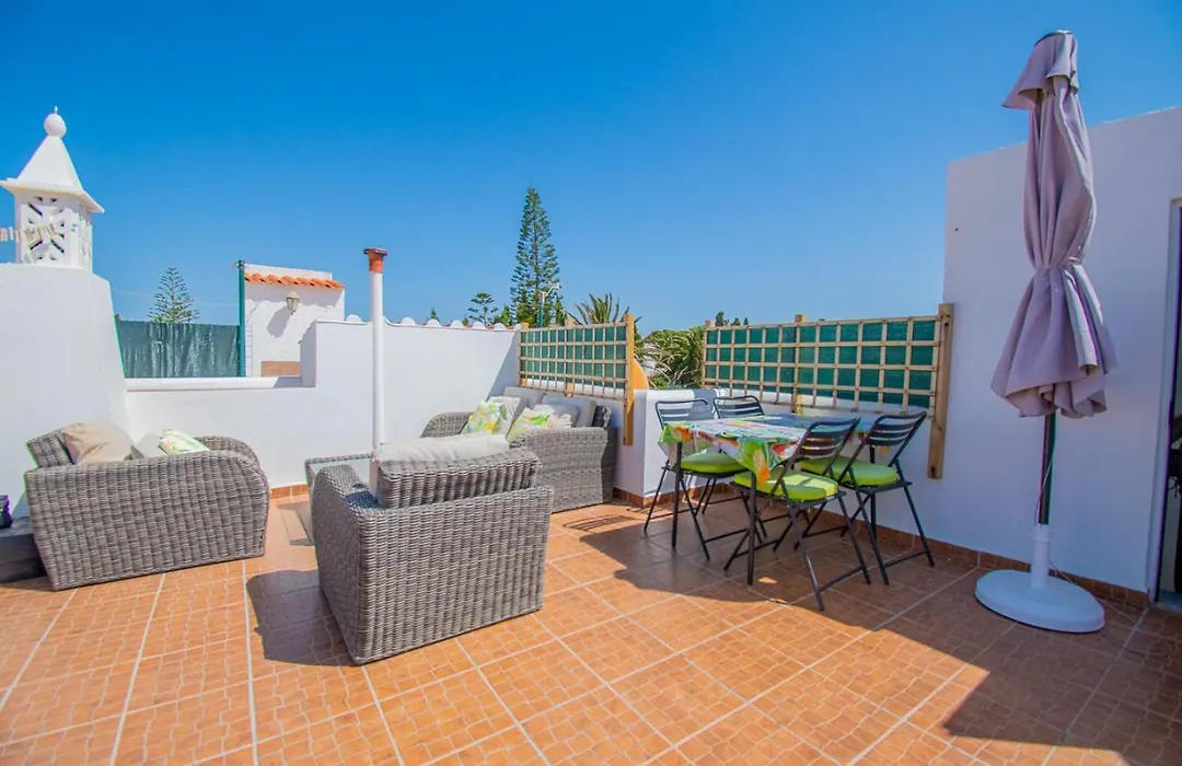 6 Centeanes - Clifftop Apartment, Sea Views And St-1