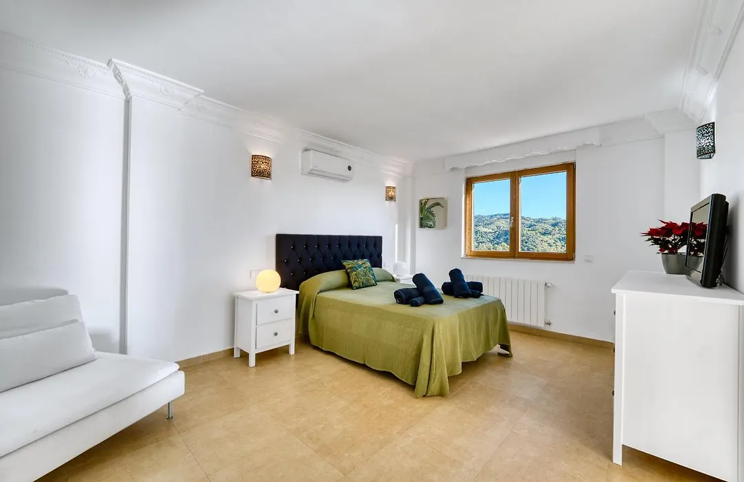 3077 Luxury Villa With Pool And Views In Elviria,-1