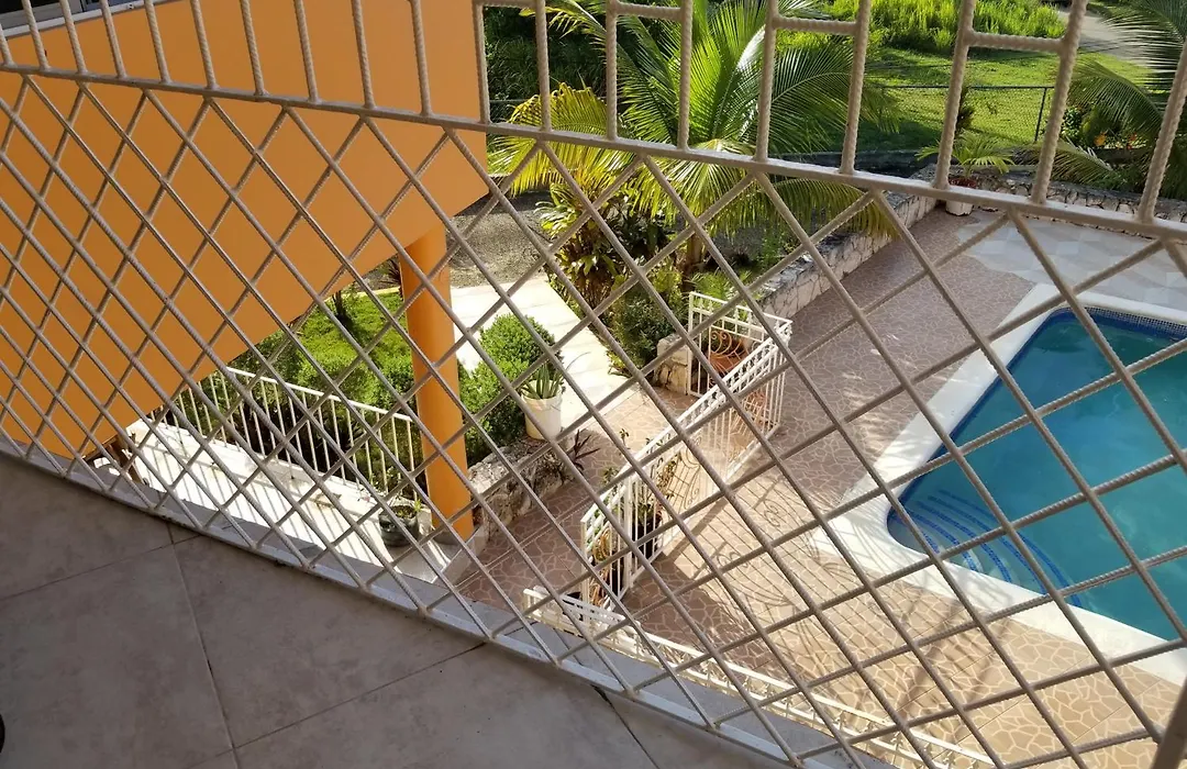 Villa Chaudhry Garden Suite One-1
