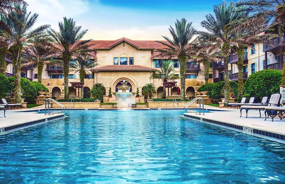 Updated New Floors - Secluded Courtyard 5107-1-1