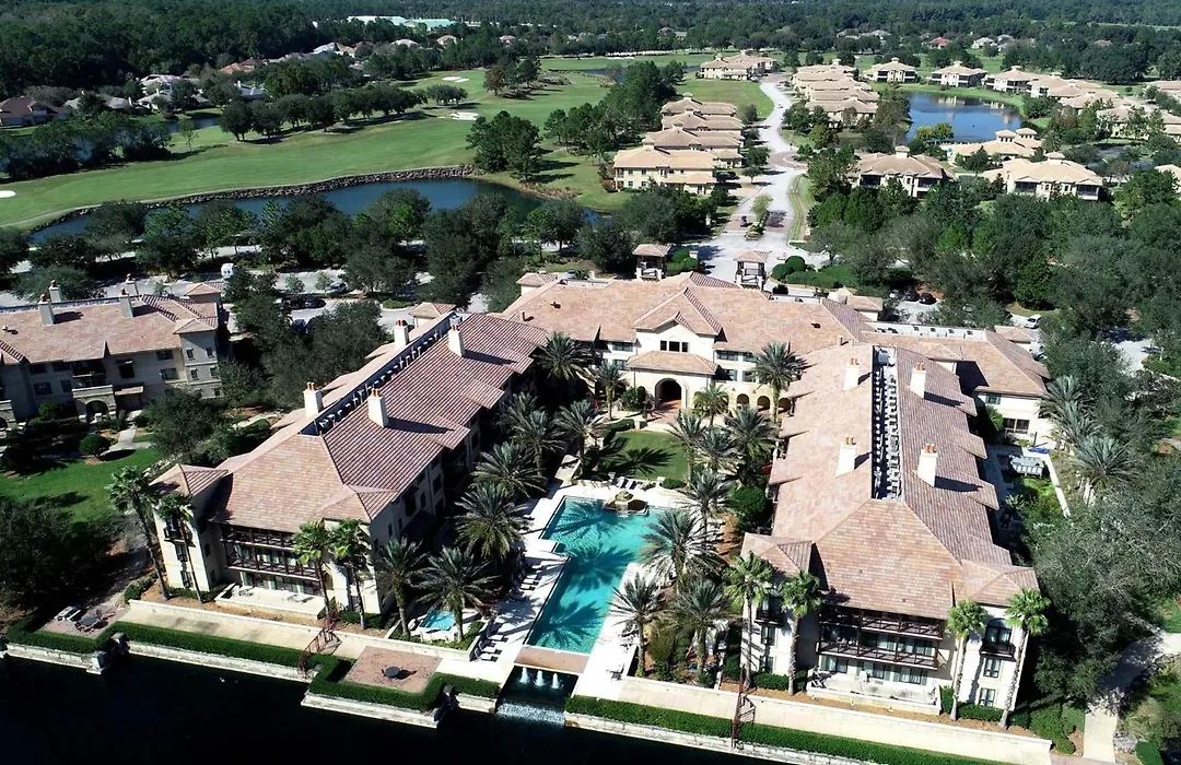 3 Bedroom Lagoon Front With Hard Surface Floors 5109P3-1