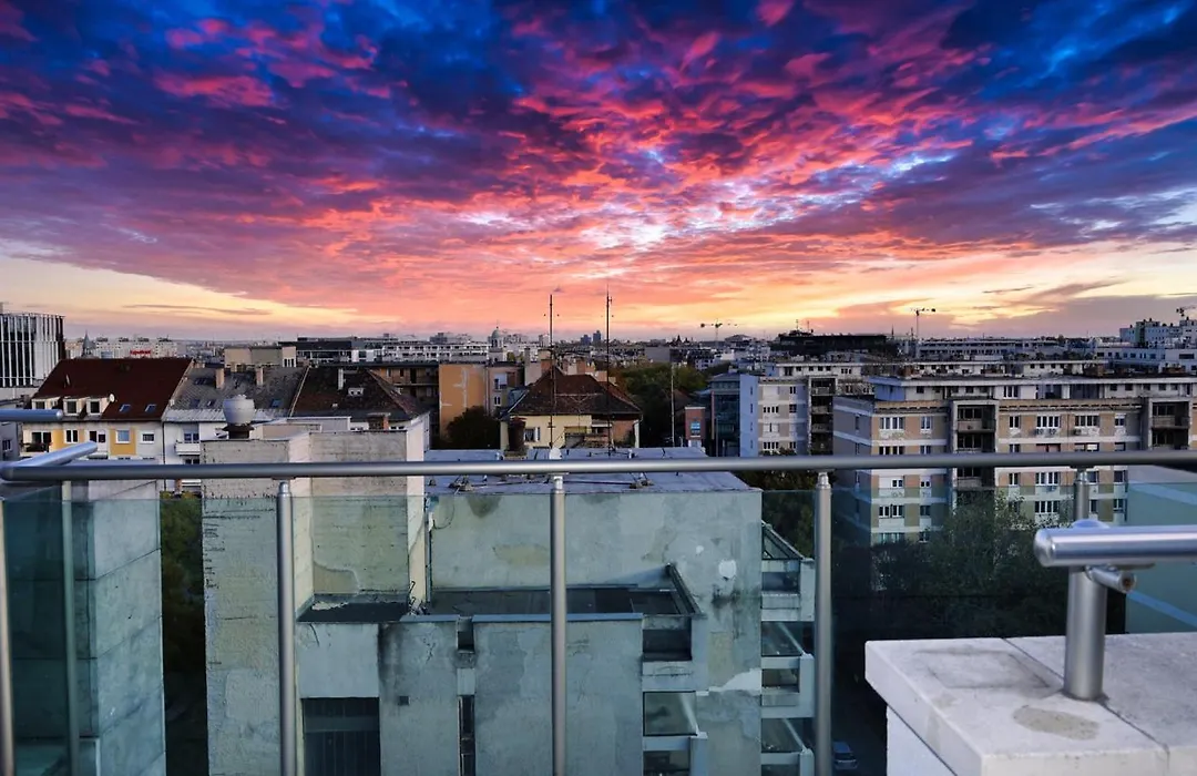 Skyvibe Penthouse Bpcentral-1