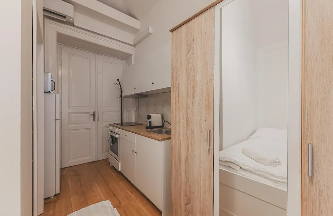 Walk To Old Town Flat, Kitchen, New Bathroom-1