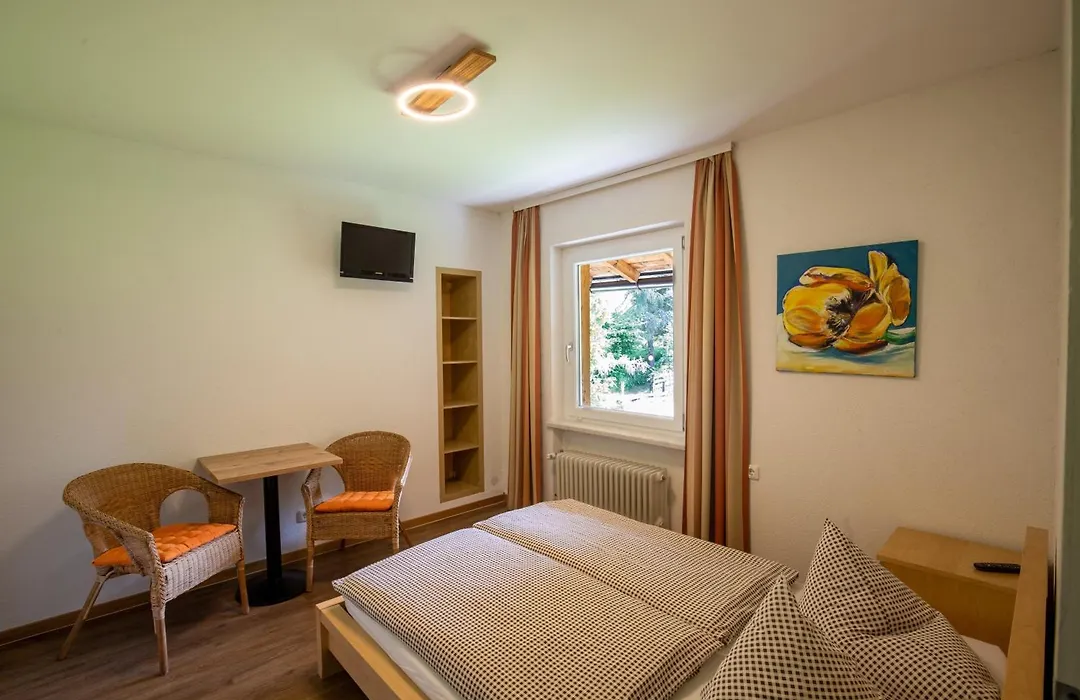 Hotel Pension Tyrol-1