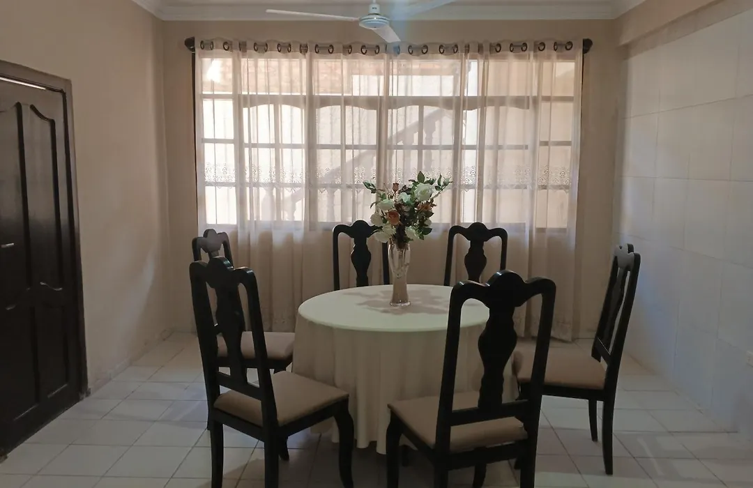 Casa De Huespedes-1