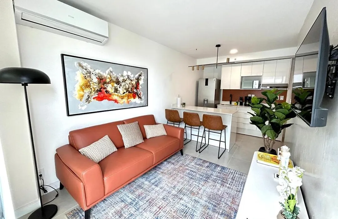 Luxurious 9Th Floor Apartment-1