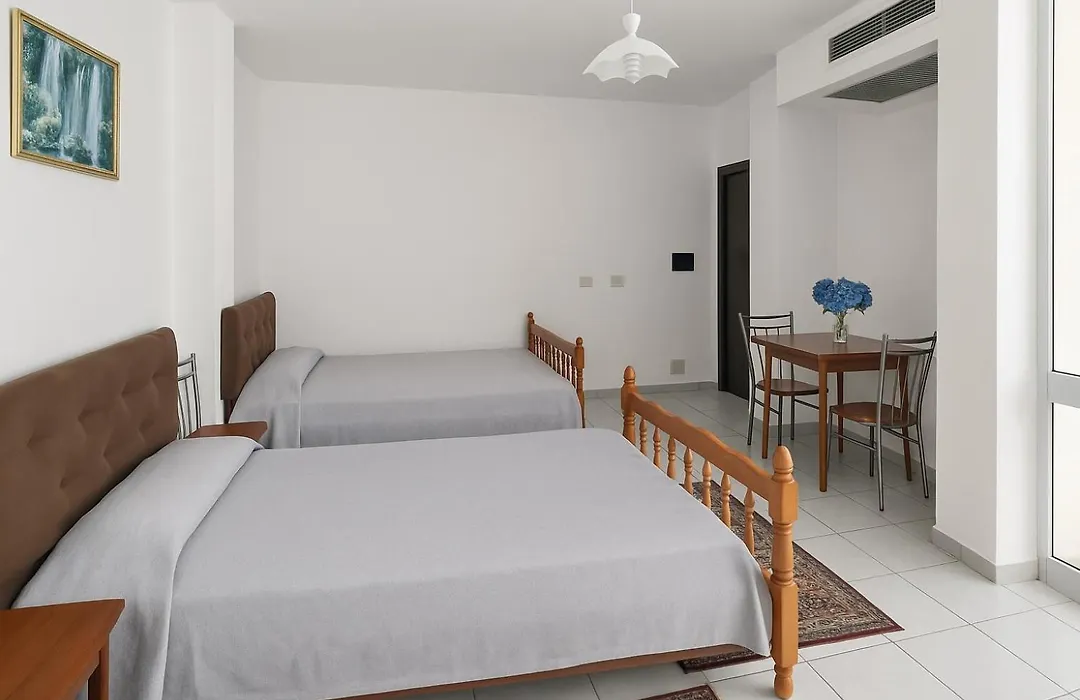 Hotel Ardjan-1