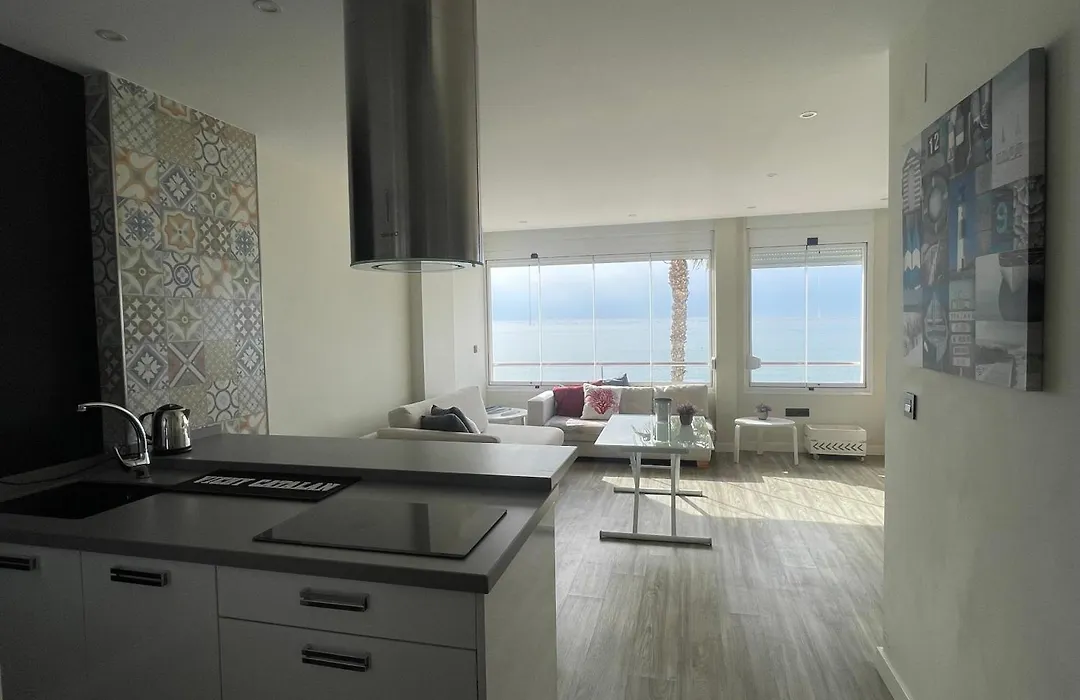 Moderno Piso Mirando Al Mar-1