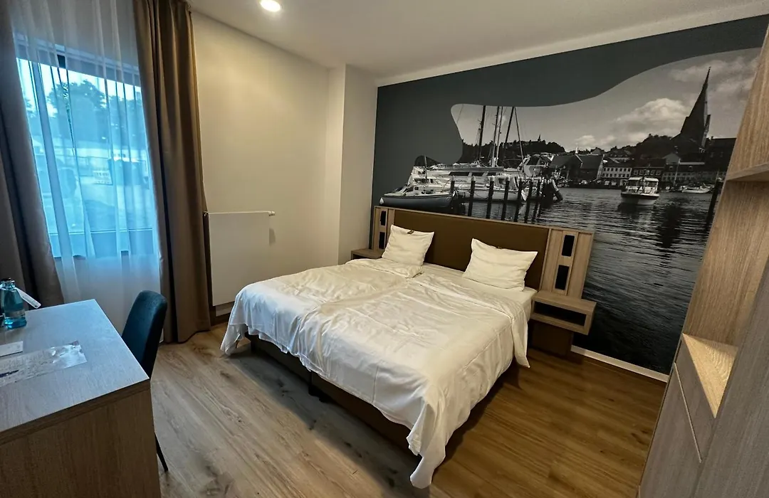 Central Hotel-1