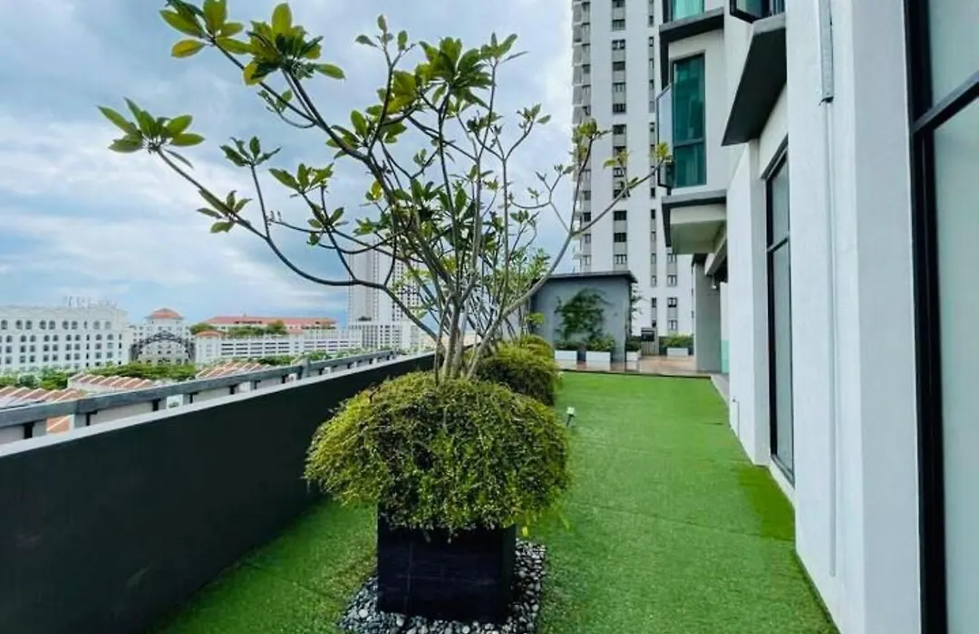 Seaview High Floor 2Br Suite Bathtub & Sauna Near Gurney Jazz Suites 21-1