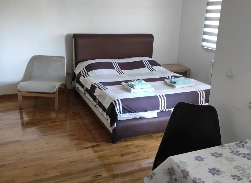 Apartman Dami-1