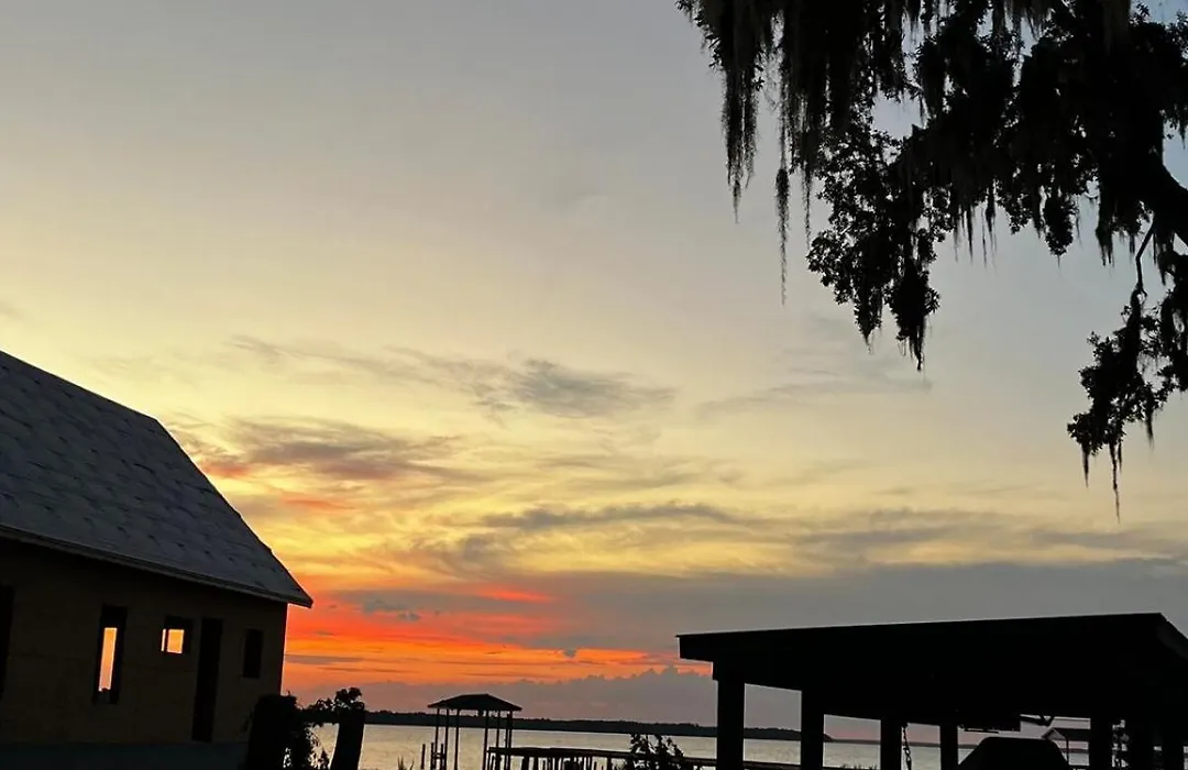 The Sunset Cove - Hot Tub & Waterfront Peace-1