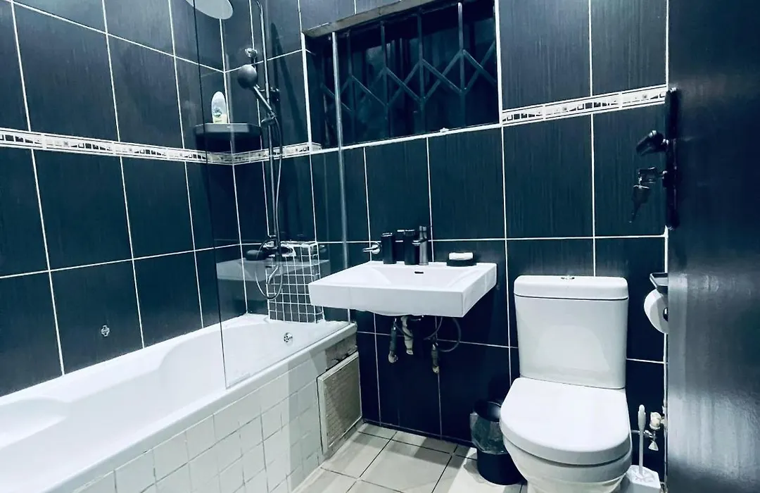 Que Self Catering Apartments-1