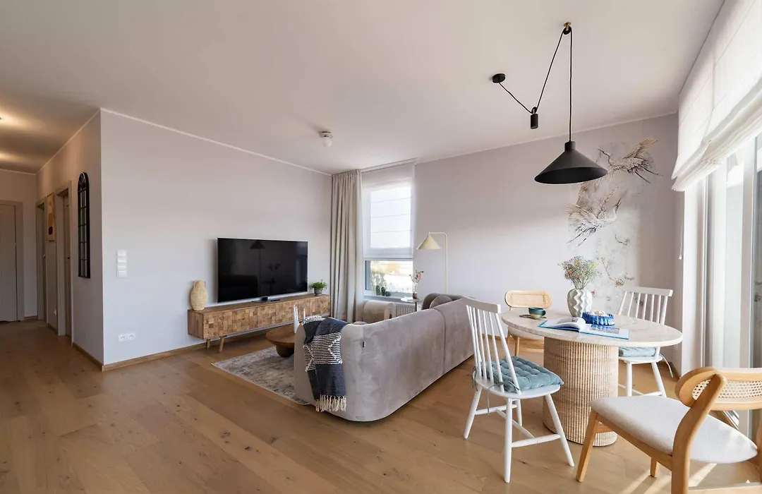 Elite Apartments Beachside Luxury With Balcony-1