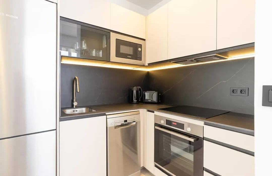 Deluxe 2 Bedroom Apartment-1