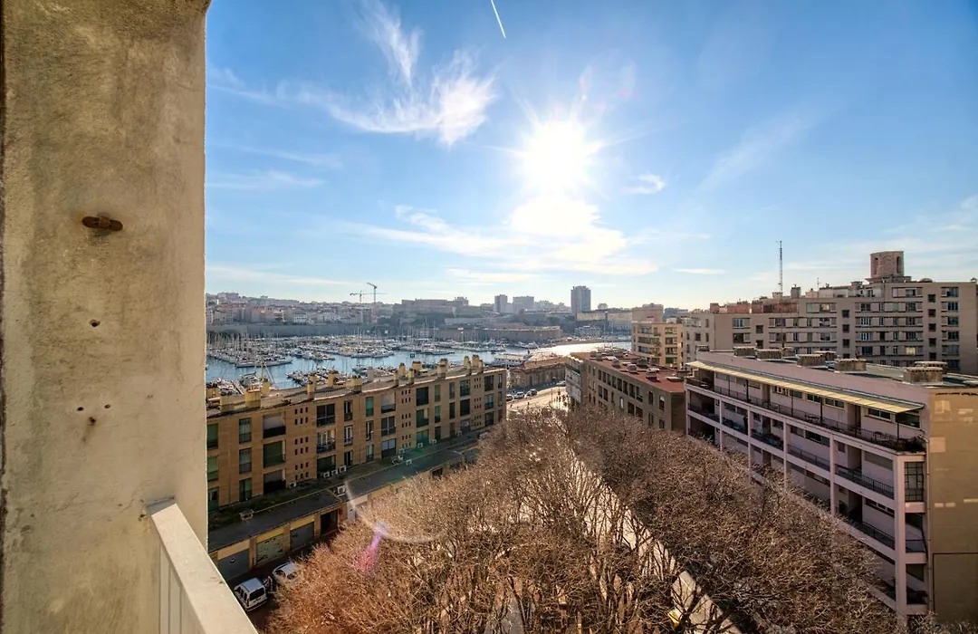 Appartement Tout Equipe 2 A 4 Couchages Au Coeur Du Vieux Port Panier-1