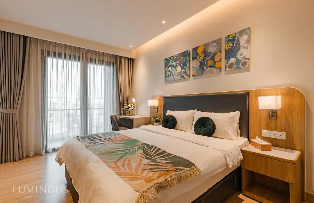 2-3 Bedroom Apartment In District 1 Free Pool Gym Sauna-1