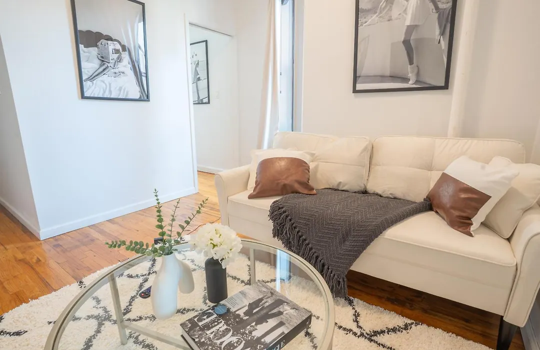 Modern 3Bd Rose Hills Manhattan Terrace Space-1