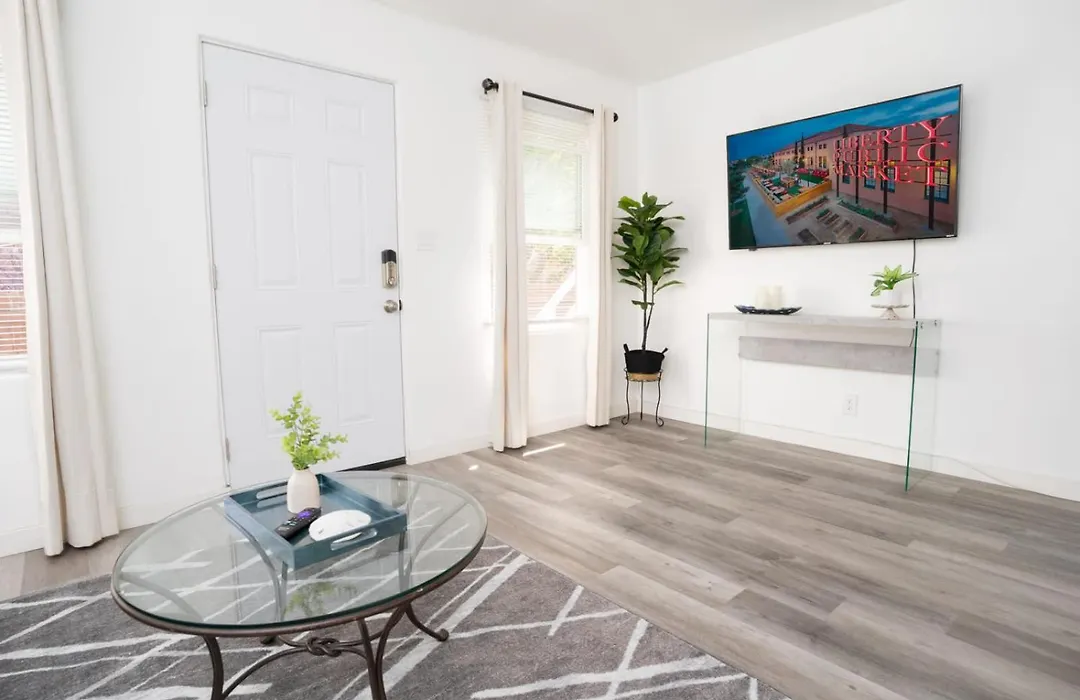 Seaside Point Loma Home With Outdoor Patio-1
