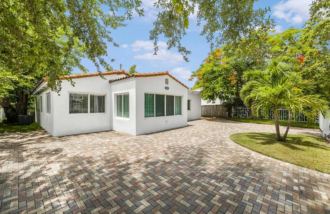 Modern 4Br Retreat With Private Pool - Near Brickell-1