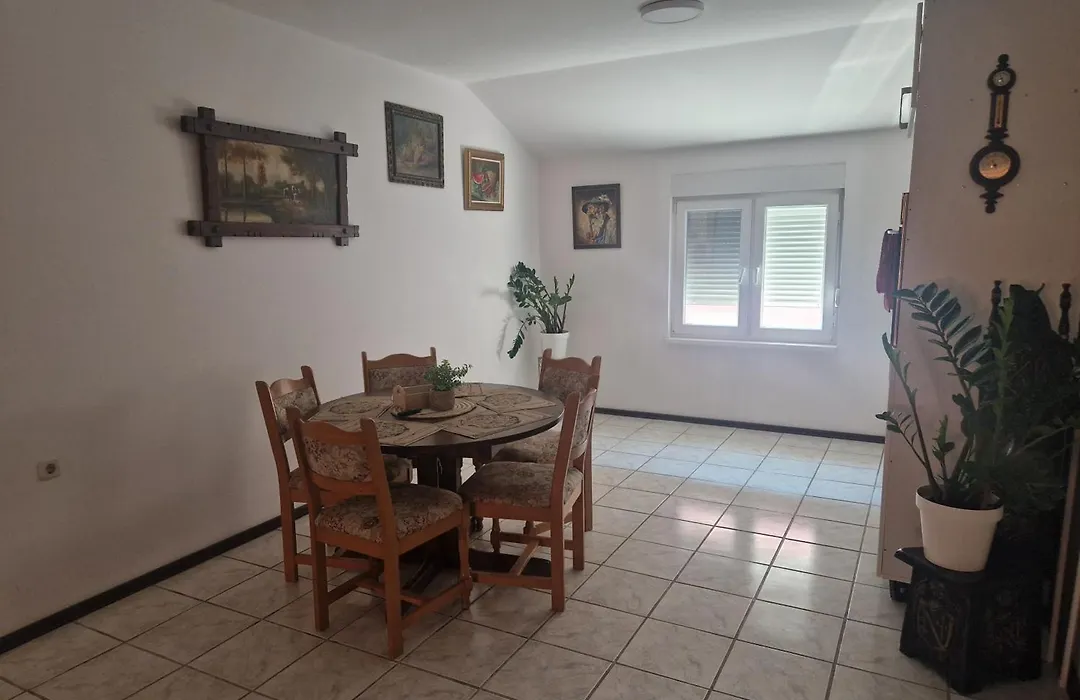 Apartman Deluxe-1