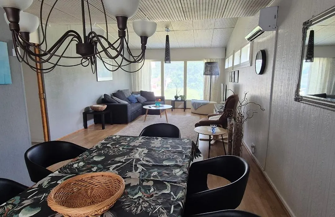 House With2 Bedroom, Bath, Sauna, And Big Yard-1
