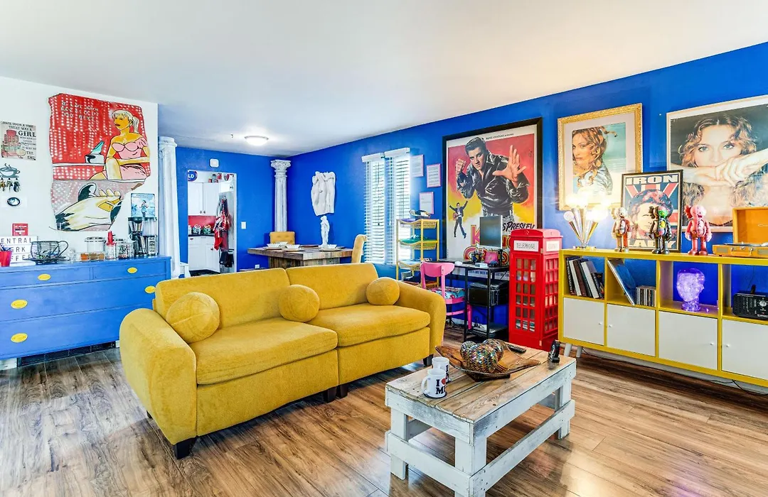 8 Mi To Dtwn Denver: Groovy Pet-Friendly Condo-1