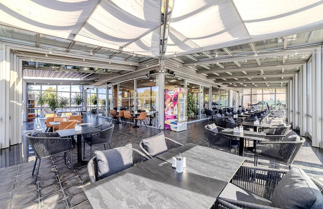Hotel Aura Design&Garden Pool-1