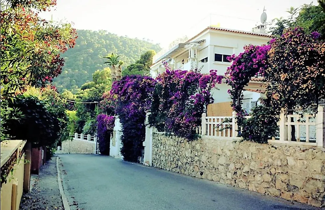 Elegant Seaside Villa In Eze-1