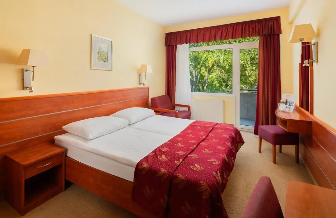 Benczur Hotel-1