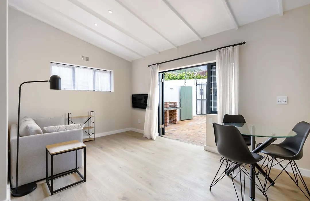 1 Bed 3 Min Walk To Beach With Private Bbq And Parking-1