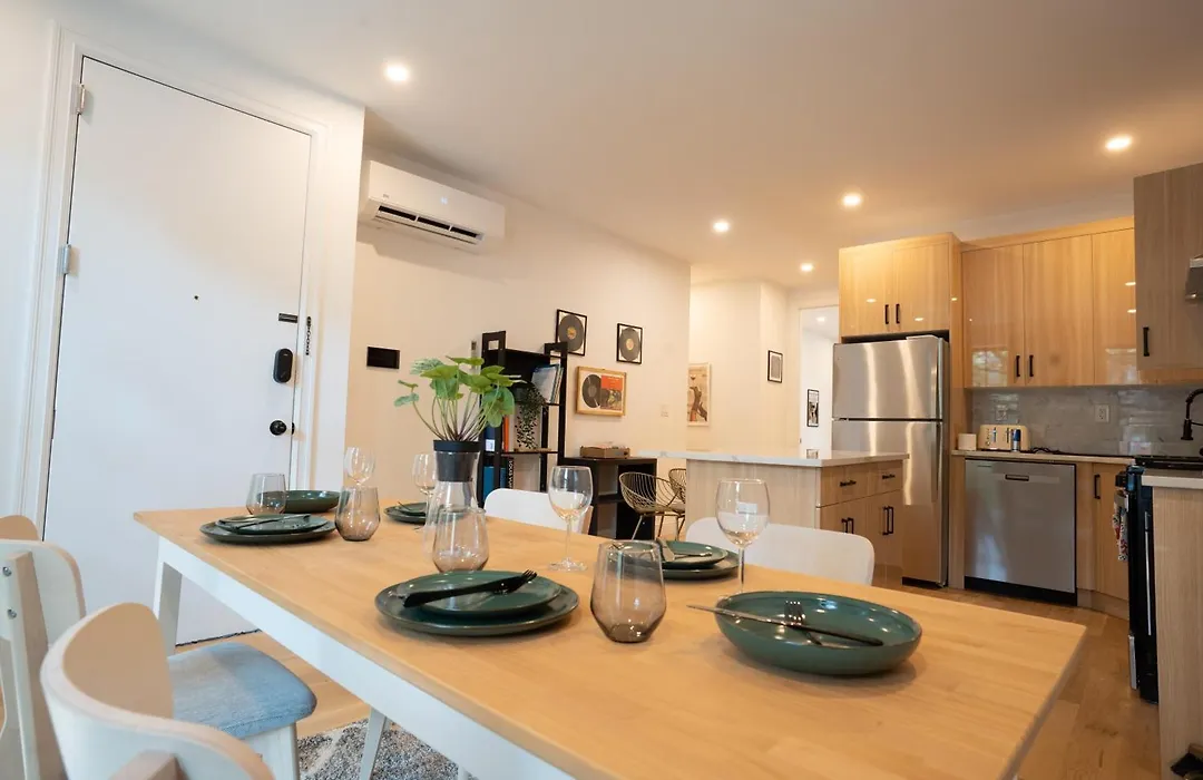 Modern 2Br Plus Basement Brooklyn Stay And Backyard-1