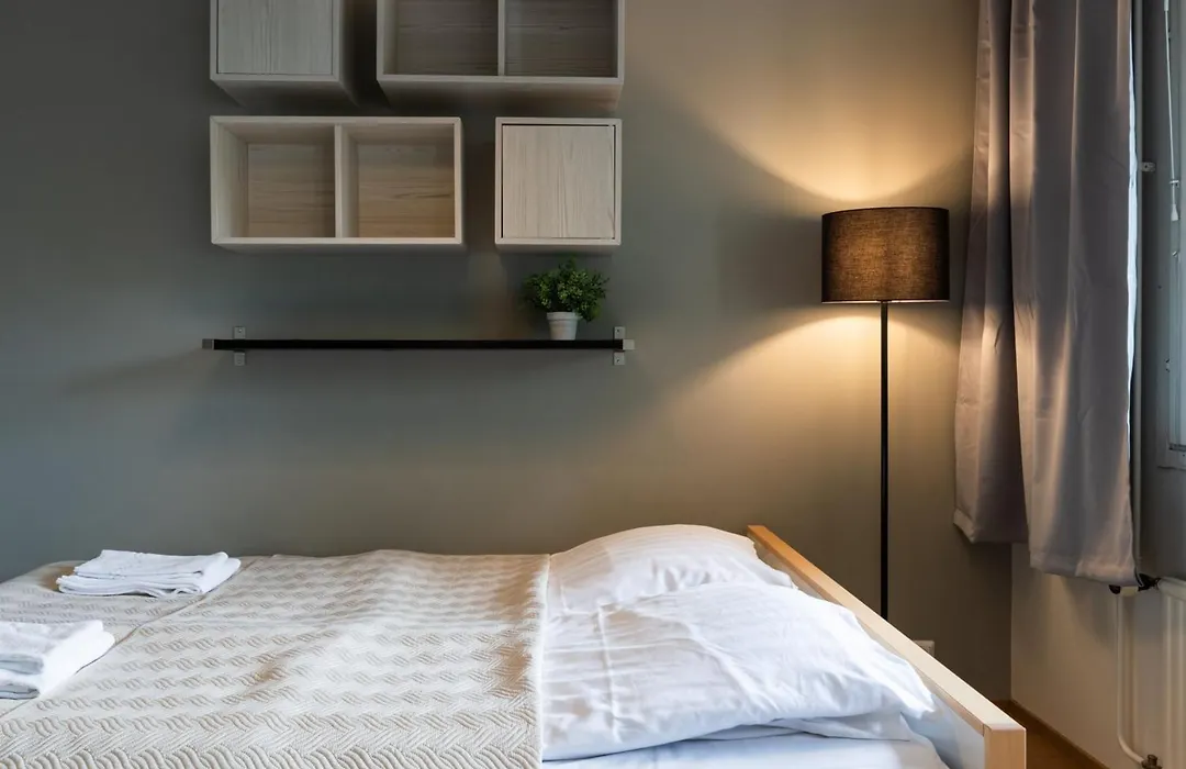 Rauhallinen Huoneisto, Pysaekoeinti, Sauna, Oma Piha-1