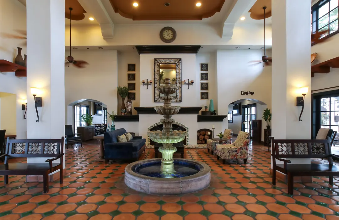 Oxford Suites Pismo Beach-1