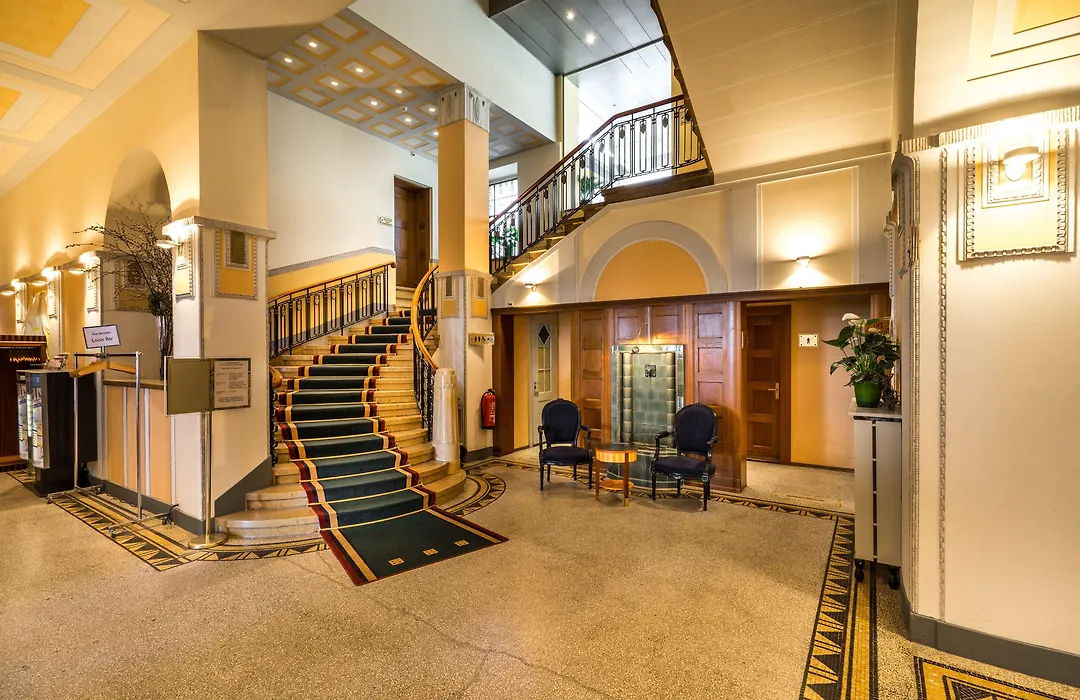 Art Deco Hotel Montana-1