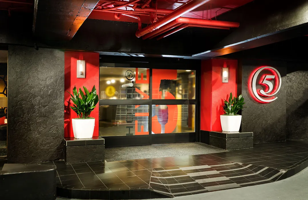 Staypineapple, Hotel Five, Downtown Seattle-1