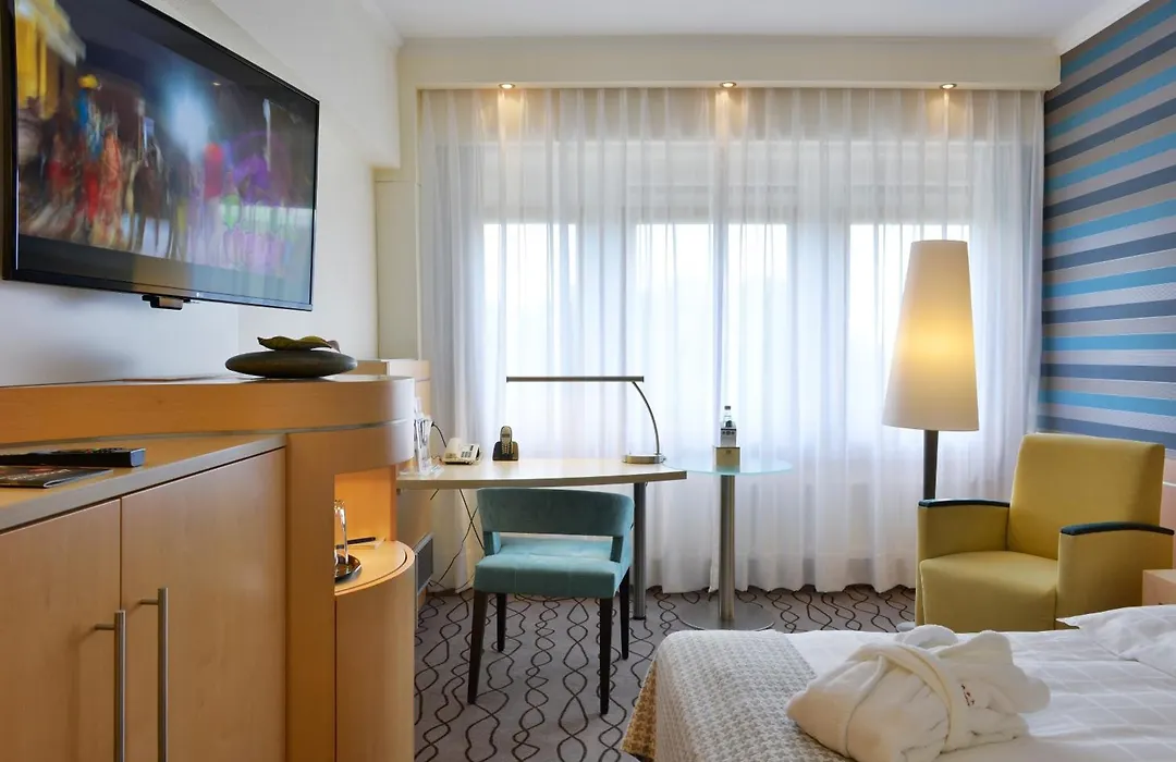 Best Western Premier Parkhotel Kronsberg-1
