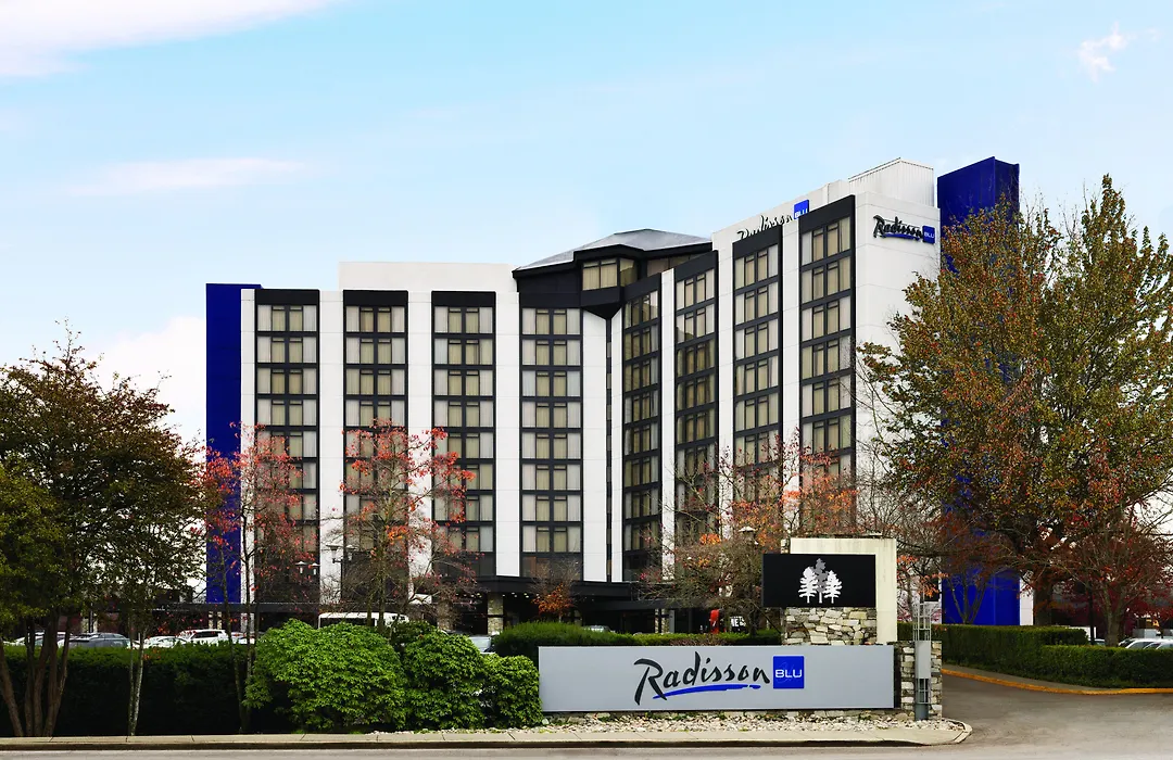 Radisson Blu Vancouver Airport Hotel & Marina-1