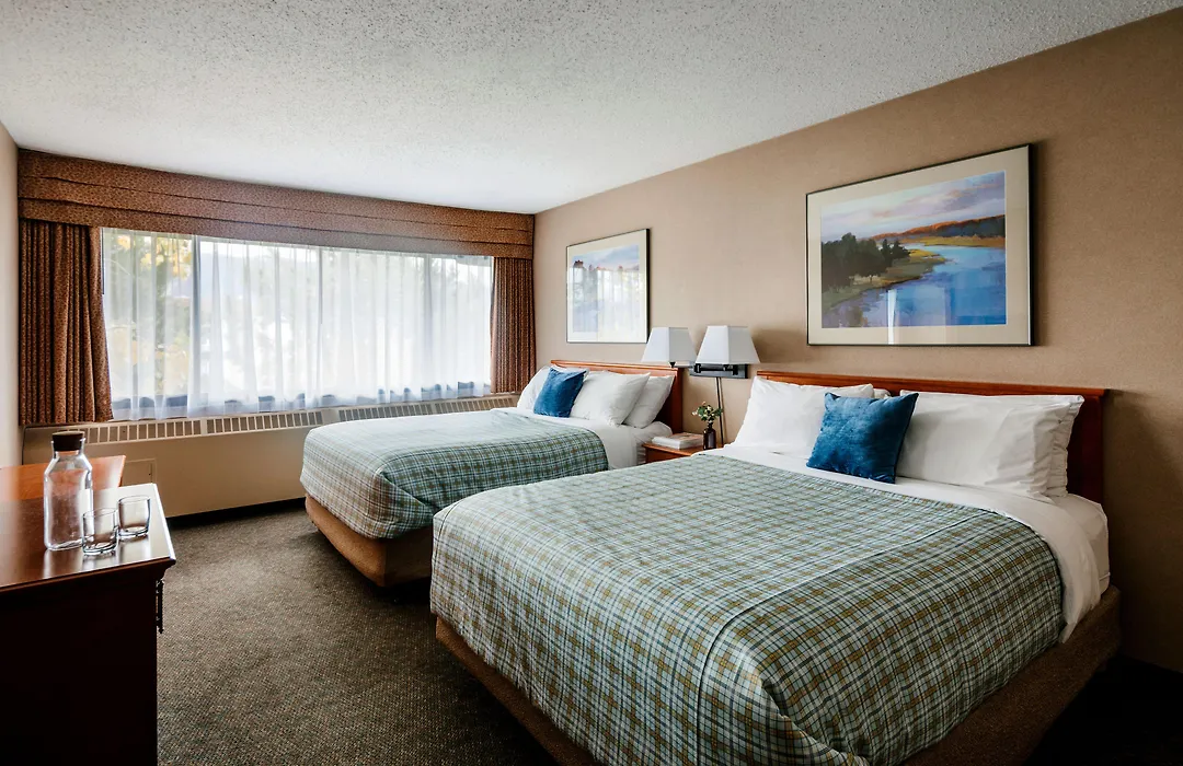 Lobstick Lodge-1