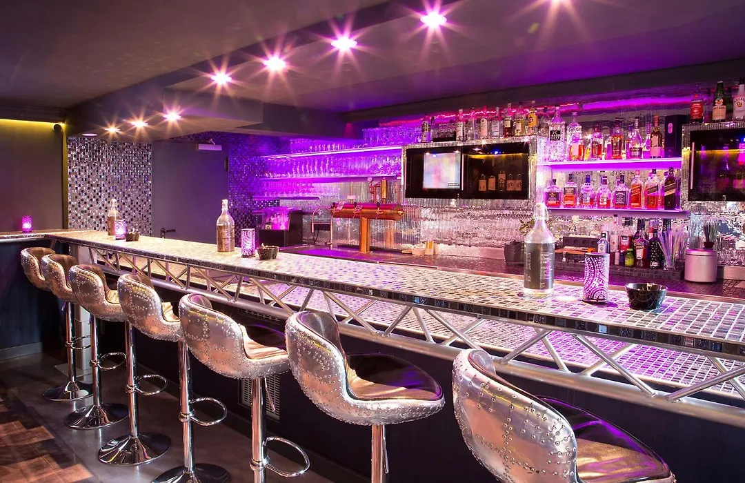 Plaza Inn Stays Design Dortmund-1