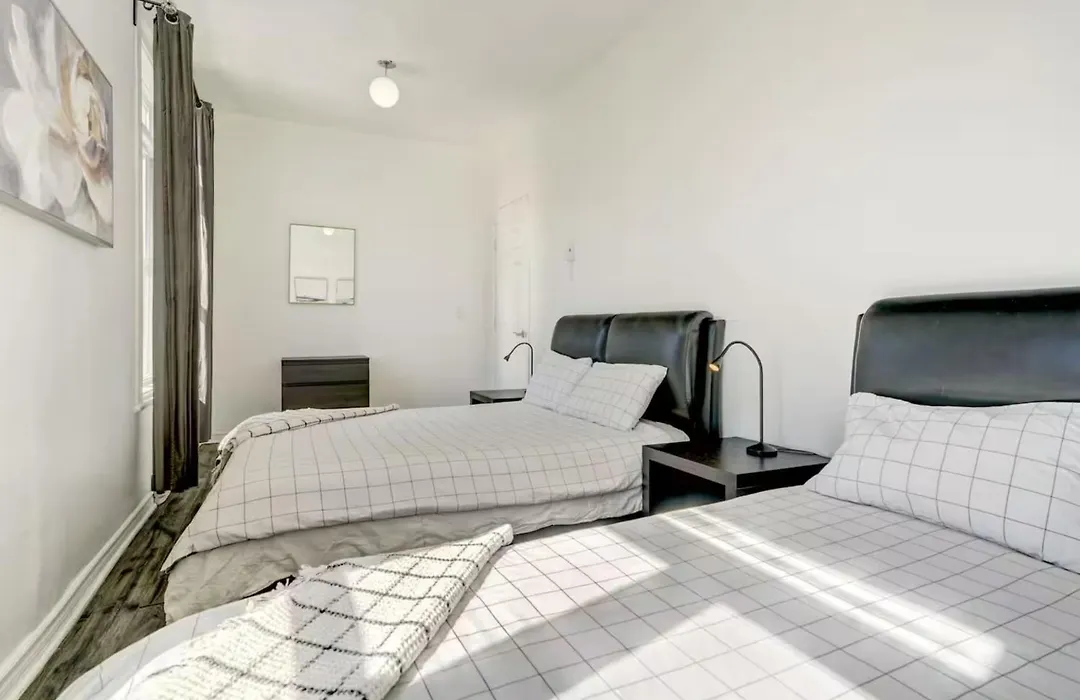 Chez Mont Royal Apartments!-1