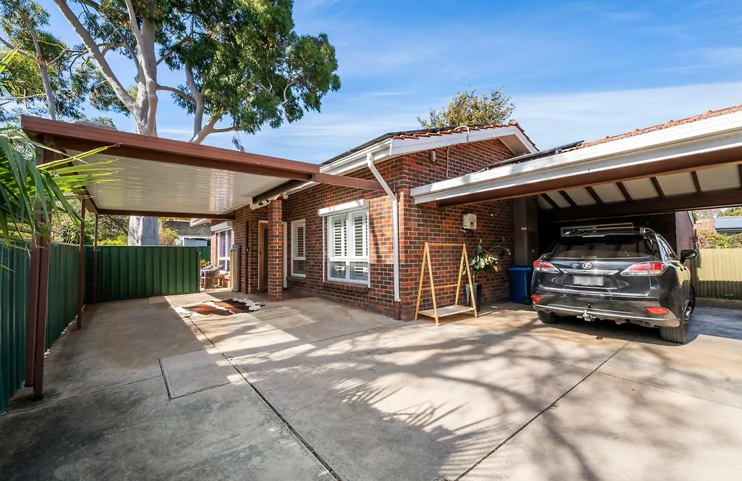 4Br Home In Fullarton-1